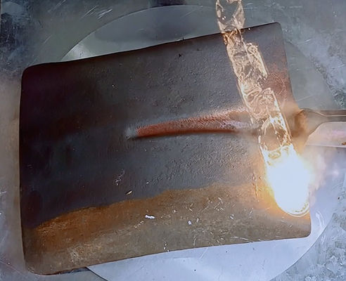 Wyrzucanie rdzy 1500W 2000W 3000W Maszyna do czyszczenia laserowego z włókna z źródłem laserowym Raycus