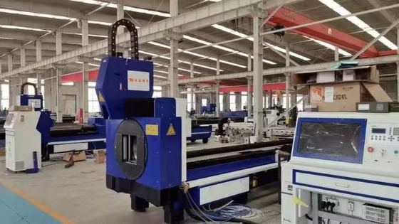 Automatyczna maszyna do cięcia laserowego włókna CNC 1500W do metalu