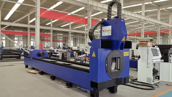 Automatyczna maszyna do cięcia laserowego włókna CNC 1500W do metalu