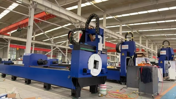 Automatyczna maszyna do cięcia laserowego włókna CNC 1500W do metalu