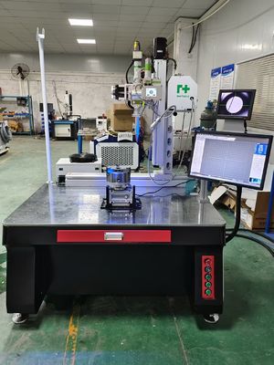 Maszyna do automatycznego spawania laserowego z włókna włókienniczego na zamówienie dla trójstronnych rur z stali nierdzewnej