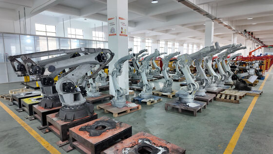 FANUC 6-osiowe ramię robota Automatyczna maszyna do cięcia laserem światłowodowym 3D do abażuru ze stali nierdzewnej 3D przedmiotu obrabianego